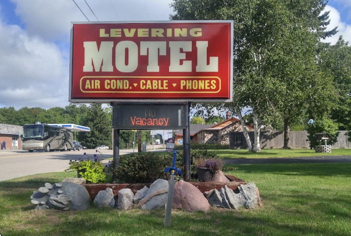 Levering Motel (Gales Motel) - Guest Photos (newer photo)